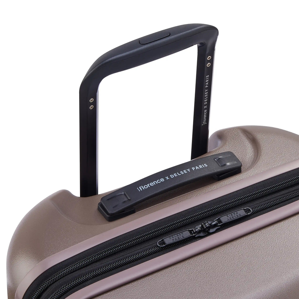 CATCH FLIGHTS - Carry-On Plus Expandable Spinner